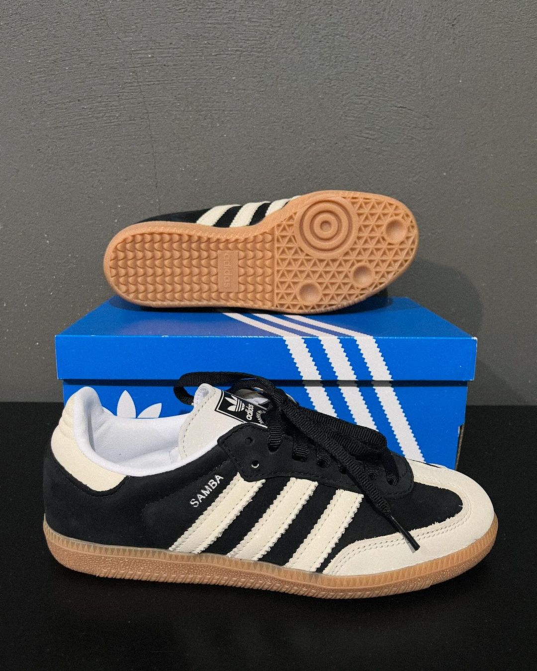 Adidas Samba Negra y Beige