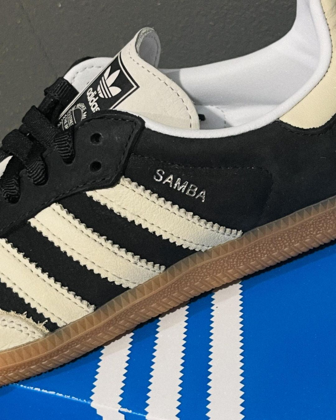 Adidas Samba Negra y Beige